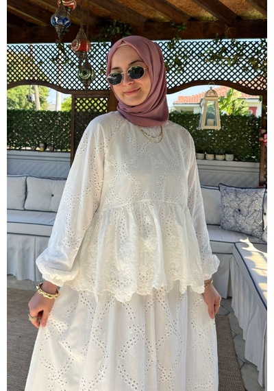 Rabia Şamlı Mercan Etekli Takım Ekru Normal