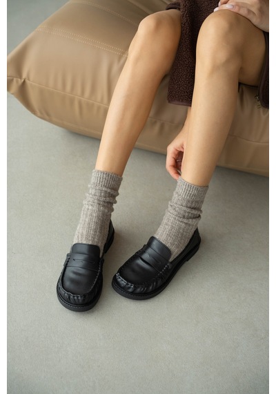 Selin Shoes Livo Kalın Ve Düz Taban Klasik Kadın Ayakkabı- Siyah Deri