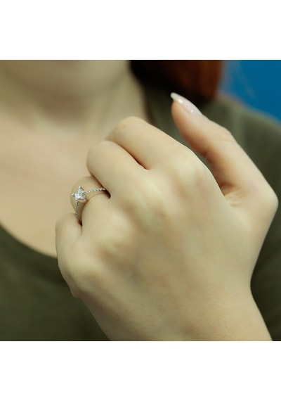 Lova G Renk Toplam 0,40 Karat Pırlanta Tektaş Yüzük - IDL Sertifikalı