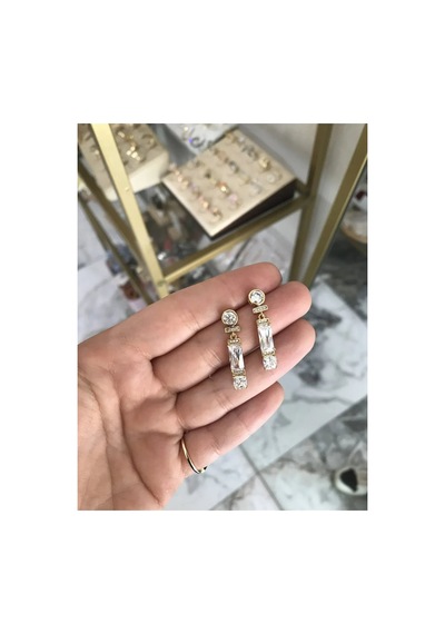 Xupıng Taş Detaylı Sallantılı Model Küpe Kararmaz Altın