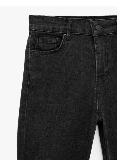 Koton Pamuklu Dar Kesim Düğmeli Cepli İspanyol Paça Denim Pantolon - Flare Jeans Siyah 7sal40024md
