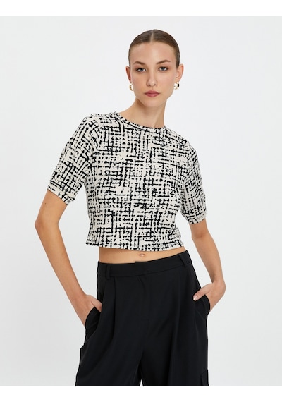Koton Crop Tişört Kısa Kollu Bisiklet Yaka Siyah Desenli 4wak50212ek 4WAK50212EK9D9 Siyah
