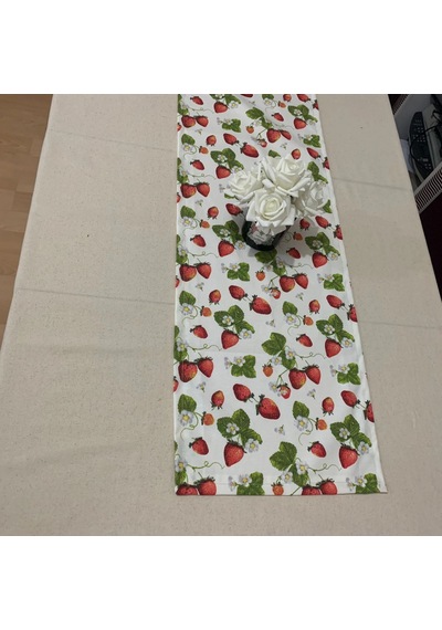 Çilek Desenli Runner, Duck Kumaş Runner, Su Ve Leke İtici Dayanıklı, Modern Tasarım 40x150 Cm Çok Renkli