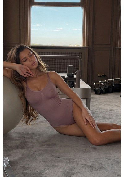 Kadın Slip Elastanlı Vücut Uyumlu Gül Kurusu Body