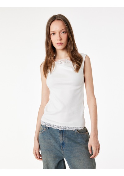 Koton Slim Fit Dantel Detaylı Kolsuz Kayık Yaka Bluz Ekru 6sal30207ık