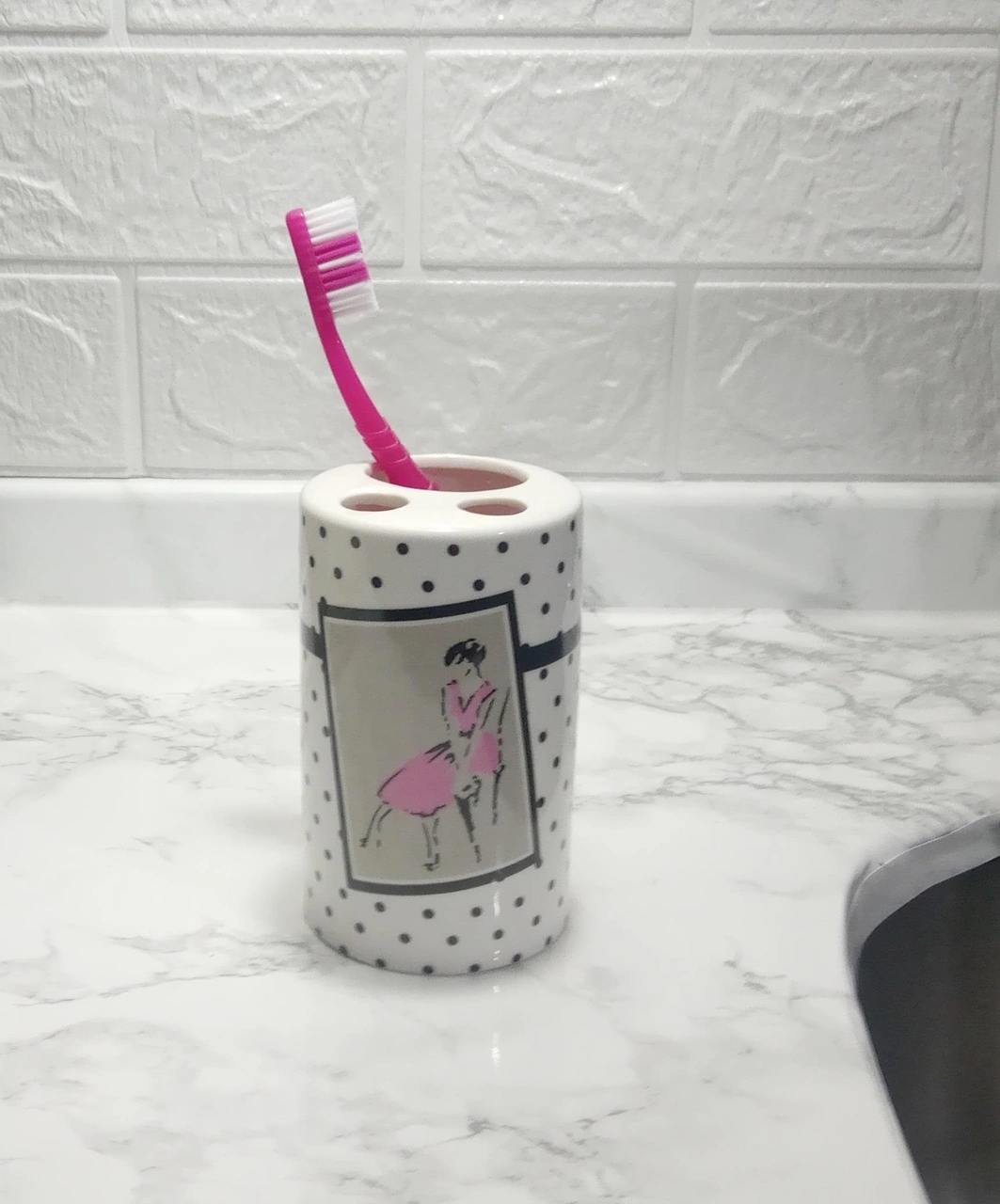2 Adet Seramik Diş Fırçalık Pembe Elbiseli Kadın Model 7x7x11cm Banyo Seti Çok Renkli