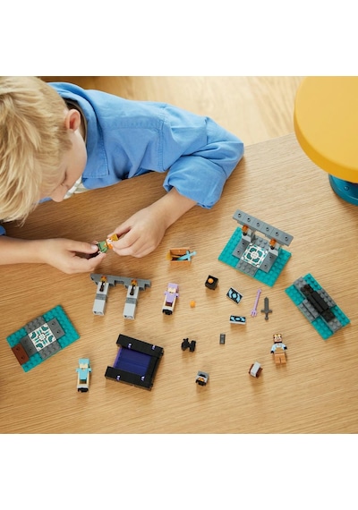 LEGO® Minecraft Cephanelik 21252 7 Yaş ve Üzeri Oyun Severler için Yaratıcı Oyuncak Yapım Seti - 203 Parça