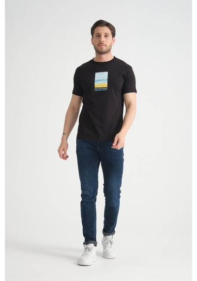 Shooter Sportwear Shooter Erkek T-shirt %100 Pamuk Minimalist Tasarım Regular Kalıp Baskılı Siyah Shooter Sportwear Shooter Erkek T-shirt %100 Pamuk Minimalist Tasarım Regular Kalıp Baskılı Siyah