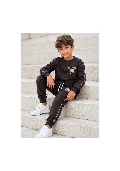 Lugmo Erkek Çocuk Koyu Kahverengi 88 Nakışlı Biyeli Sweatshirt Jogger Eşofman Takımı