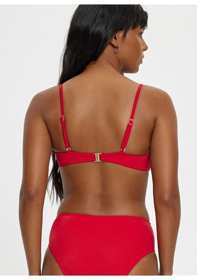 Louren Düz Renk Zincir Detaylı Çıkarılabilir Askılı Telli Boş Kaplı Kalın Kenarlı Straplez Bikini Takımı Kırmızı Louren Düz Renk Zincir Detaylı Çıkarılabilir Askılı Telli Boş Kaplı Kalın Kenarlı Straplez Bikini Takımı Kırmızı