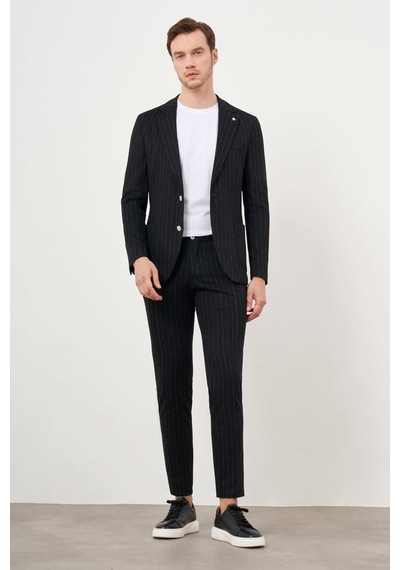 Morven Erkek Siyah Poliviskon Trend Çizgili Desen Slim Fit Mono Yaka Takım Elbise 24ms001008001 Siyah Morven Erkek Siyah Poliviskon Trend Çizgili Desen Slim Fit Mono Yaka Takım Elbise 24ms001008001 Siyah