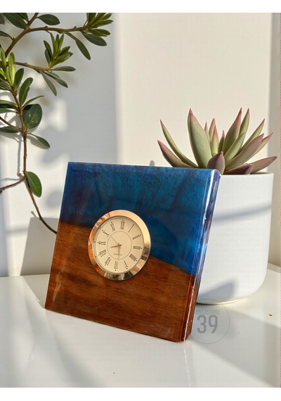 Classic Ceviz & Epoksi Masa Saati Gümüş Kaplama Quartz Mekanizma El Yapımı Tasarım 15x15 Cm / 20x20 Cm Çok Renkli