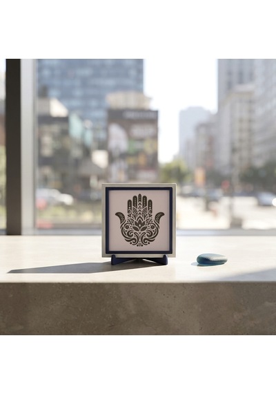 Hamsa Tasarımlı Zarif Dekoratif Aksesuar, Modern Ve Asil Duruşuyla Çalışma Masası İçin 10x10 Cm