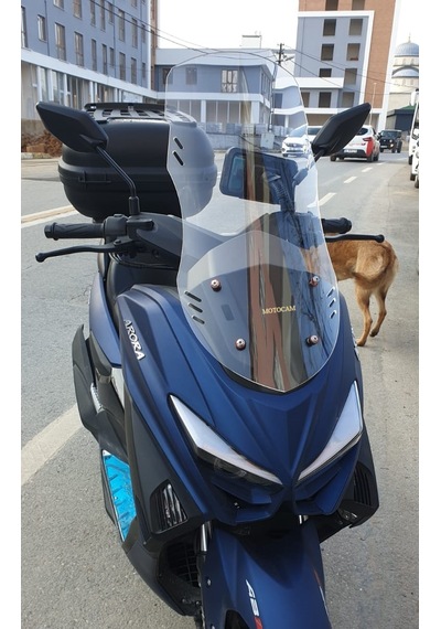 Motocam Arora Max T Ön Cam 2022-2026 Model 65cm Şeffaf Renkli 4mm Orta Boylu