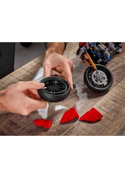 LEGO® Technic 42107 Ducati Panigale V4 R 646 Parça