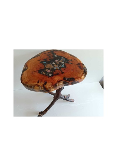Epoksi Ve Doğal Ağacın Eşsiz Birleşmesi El Emeği Yan Sehpa Üst Tabla 47x47 Cm Yükseklik 66 Cm Üst Tabla Kalınlığı 5 Cm