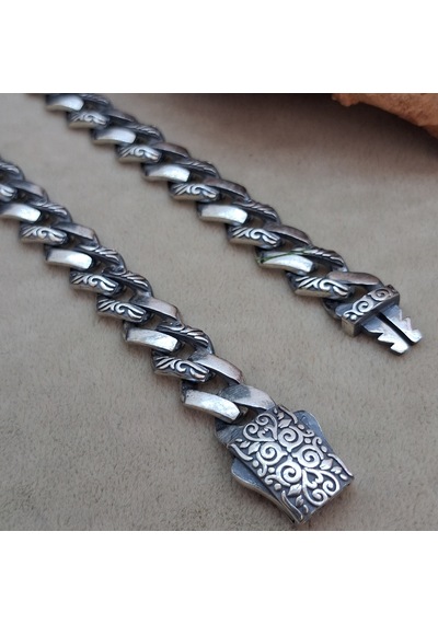 925 Ayar Gümüş Özel Kutu Kilitli Üzeri Yarı Desenli Gurmet Model Erkek Bileklik 8.5 Mm