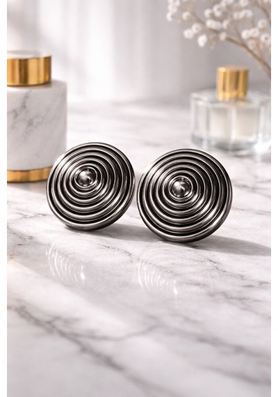 Kadın Gold Spiral Desenli Büyük Küpe Parlak Gold Yuvarlak Stateme Siyah