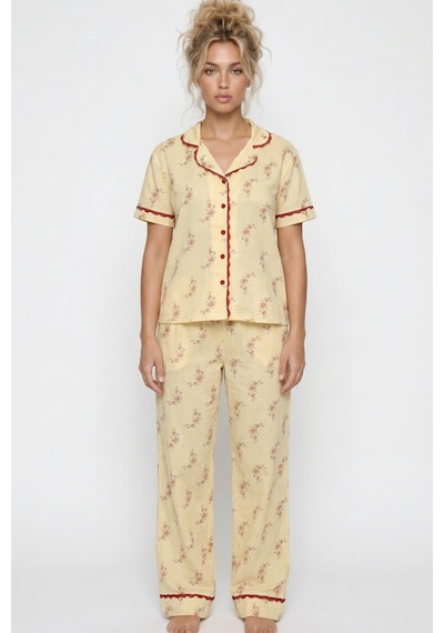 Siyah İnci İnce Soft Örme Düğmeli Dantel Biyeli Pijama Takımı 8061 Sarı Çiçek Siyah İnci İnce Soft Örme Düğmeli Dantel Biyeli Pijama Takımı 8061 Sarı Çiçek