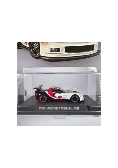 Collection 2005 Chevrolet Corvette C6r 1:64 Model Araba -beyaz
