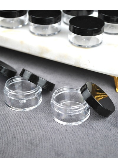 Qualitev 10 Adet Mika 10 Ml Krem Kavanoz Küçük 4 Cm Takı Siyah Kapaklı Mini Seyahat Krem Kavanozu Şeffaf