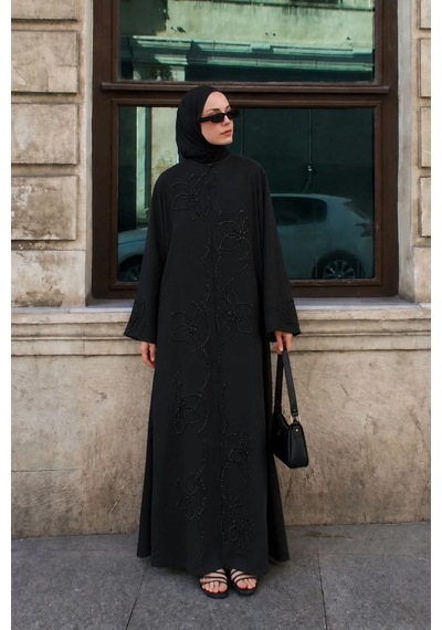 Nazzain Siyah Nakış Detaylı Abaya Çok Renkli