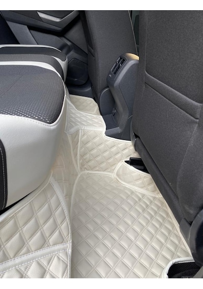 Araca Özel 7D Havuzl Deri Paspas Vokswagen Passat B8.5 2019-2021 2021-Siyaha Siyah Dikişli
