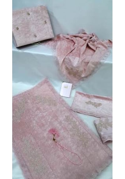 Çeyizlik Kadife Seccade Takımı Pudra Bohça Seti 7 Parça Çeyizlik Kadife Seccade Takımı Pudra Bohça Seti 7 Parça