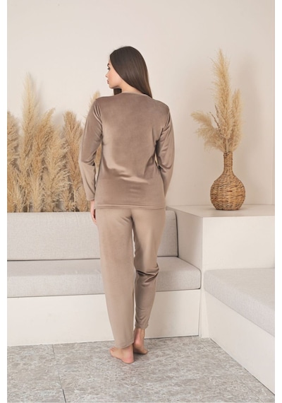 Kadın Kırmızı Renk Likralı Kadife Pijama Takımı Kahverengi
