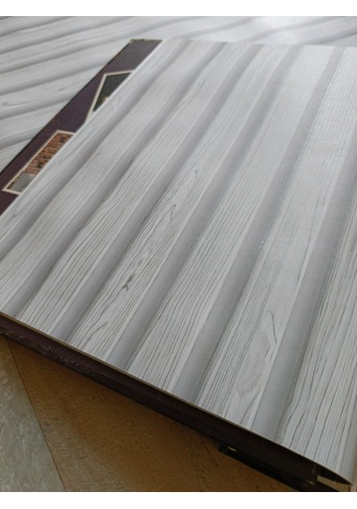 Açıl Gri Üzerine Budaklı Beyaz Çıta Desenli 3d Duvar Kağıdı 5 M²