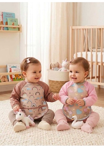 Kız Çocuk Bebek Pembe Gökkuşağı Kalp Figürlü Sıvı Geçirmez İkili Uzun Kollu Mama Beslenme Önlüğü Seti Pembe