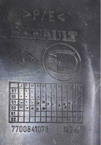 Mais 7700841078 Megane I Gösterge Panel Alt Kaplaması Üçüzler