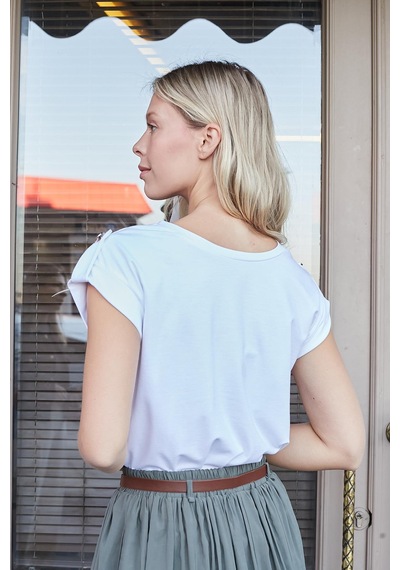 Jument Kadın Kaliteli Likrasız Span Kumaş Geniş Sıfır Yaka Duble Kollu Apoletli Düğmeli T-shirt Bluz-beyaz Beyaz Jument Kadın Kaliteli Likrasız Span Kumaş Geniş Sıfır Yaka Duble Kollu Apoletli Düğmeli T-shirt Bluz-beyaz Beyaz