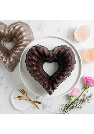 Nordicware 55548 Kek Kalıbı, Kalpli Çelenk, Alüminyum Döküm, Hacim: 2.5lt, 55548amz, Gümüş Çok Renkli