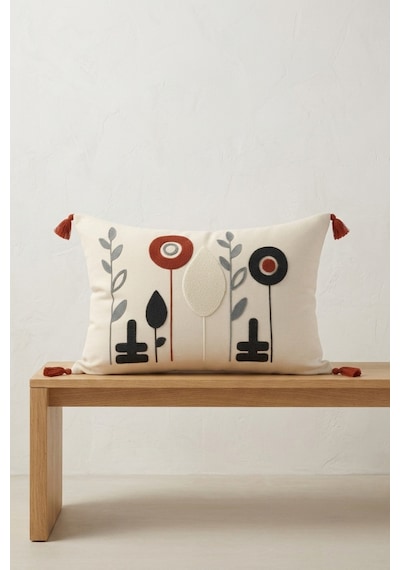 Renkli Modern Çiçek Desenli Kabartmalı Punch Nakışlı Püsküllü Pamuk Dekoratif Kırlent Kılıfı 35x55 Cm Bej