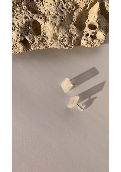 Sedefli Beyaz Renkli Küçük Kare Şekil Gold Aksesuarlı Epoksi Küpe Çok Renkli