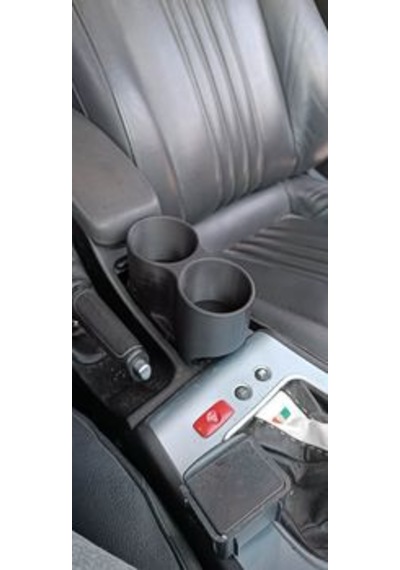 Alfa Romeo 159 Bardaklık