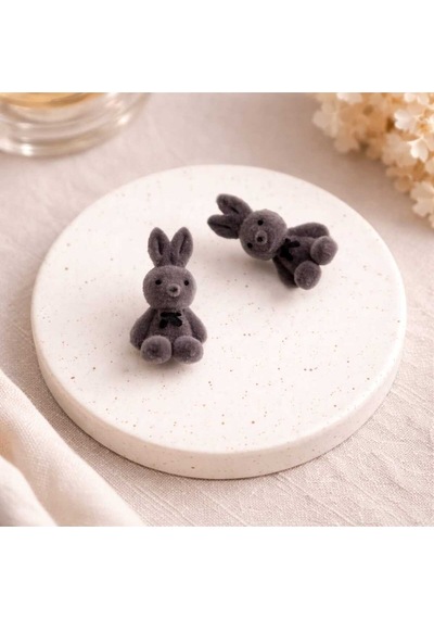 Sevimli Tavşan Figürlü Peluş Küpe Kahverengi