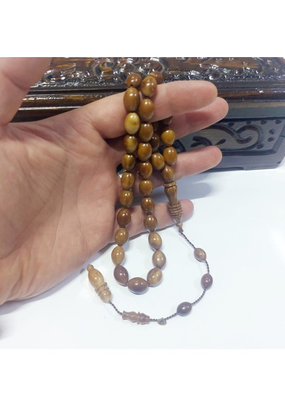 Saddullah Usta Eseri Beyzi Kesim Halkalı İmame Kuka Tesbih... Ölçü: 9 X 12 Kahverengi