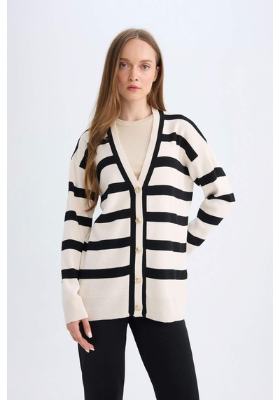Defacto Regular Fit V Yaka Çizgili Düğme Kapmalı Tunik Triko Hırka D2445AX24WNBK81 Siyah Defacto Regular Fit V Yaka Çizgili Düğme Kapmalı Tunik Triko Hırka D2445AX24WNBK81 Siyah