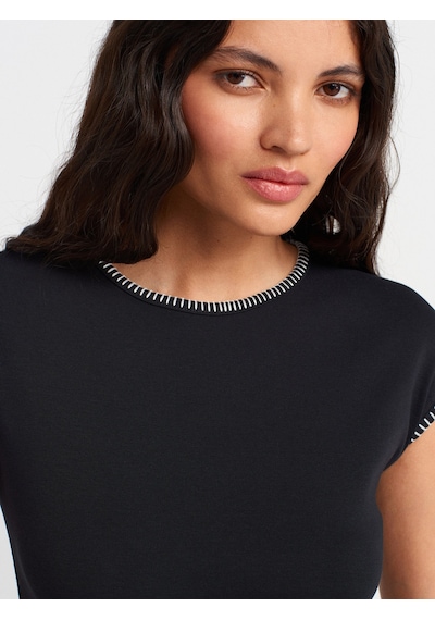 Dilvin 31814 Kontrast Dikiş Detaylı T-shirt-siyah SIYAH