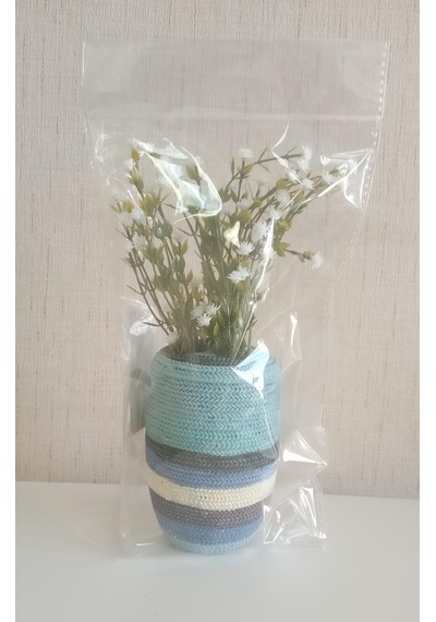 Vazoda Beyaz Yapay Çiçek Dekoratif Mavi Örgü Poliresin Vazo Dahil 7 x 7 x 16 CM