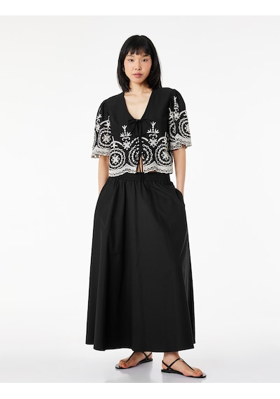 Koton Pamuklu Kısa Karpuz Kollu Bağlamalı Brodeli Crop Bluz Siyah Desenli 6sak60325uw Koton Pamuklu Kısa Karpuz Kollu Bağlamalı Brodeli Crop Bluz Siyah Desenli 6sak60325uw