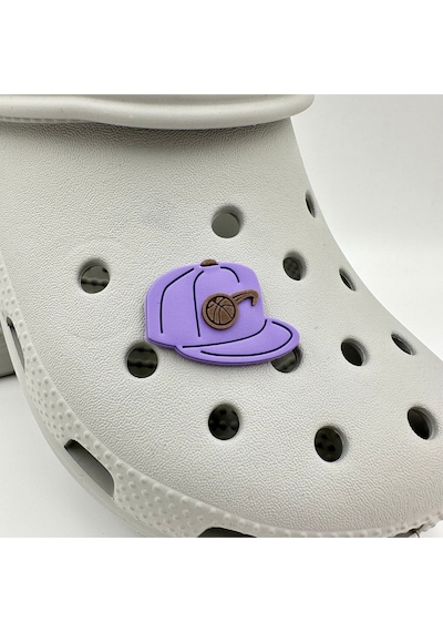 Crocs Terlik Süsü Ve Aksesuarı , Çanta Süsü Jibbitz3d Kabartma Şapka Kep 02 Görsel Figür Aksesuar Lila-kahve