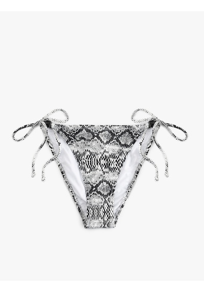 Koton Yanları Bağlamalı İpli Yılan Derisi Desenli Bikini Altı Siyah Desenli 5sak00113mm Siyah Desenli Koton Yanları Bağlamalı İpli Yılan Derisi Desenli Bikini Altı Siyah Desenli 5sak00113mm Siyah Desenli