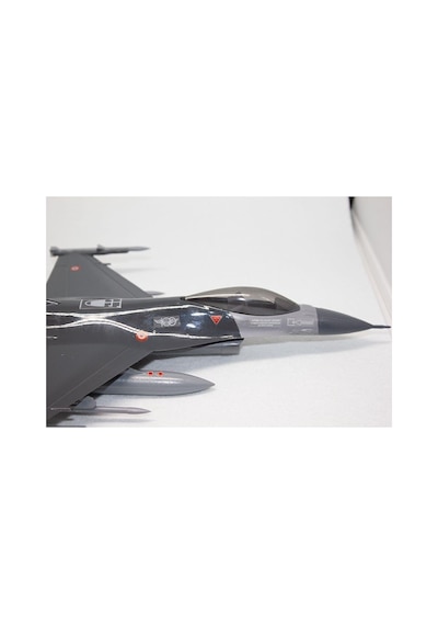 Maket Montajlı "f-16c Hür"