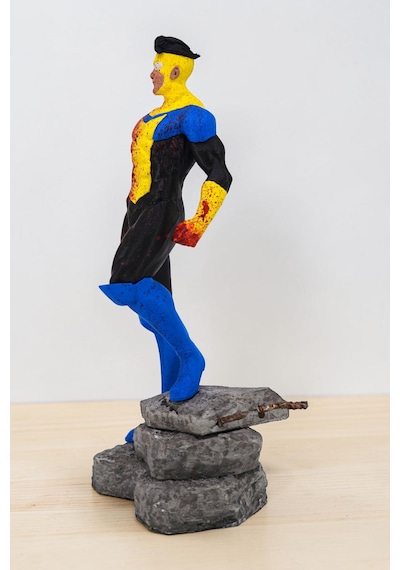 Invincible Mark Grayson Figür 20 Cm