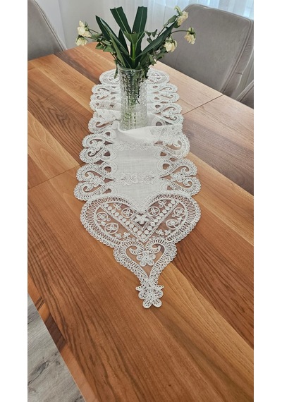 Kalp Desen Fransız Dantelli Keten Gardeya Lüks Runner