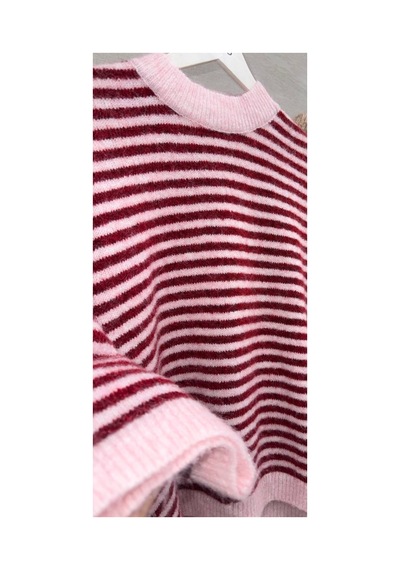 Bisou Kadın Yumuşak Dokulu Çizgili Triko Kazak Bisiklet Yaka Kısa Kollu Oversize Rahat Kesim Pembe Bisou Kadın Yumuşak Dokulu Çizgili Triko Kazak Bisiklet Yaka Kısa Kollu Oversize Rahat Kesim Pembe