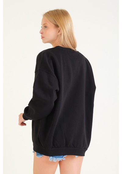 Giyim Dünyası Kadın Kalp Nakışlı 3 İp Şardonlu Oversize Sweatshirt Siyah 001